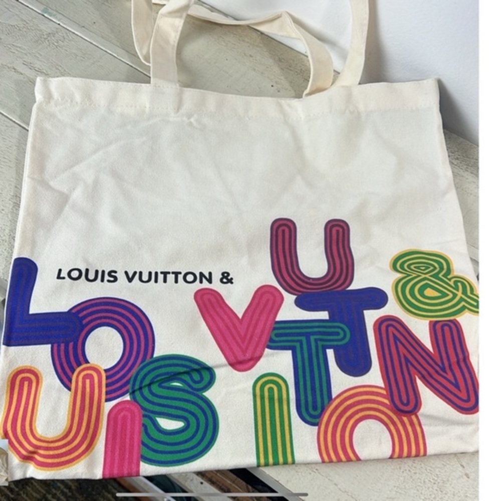 Louis Vuitton & Exhibition unbranded